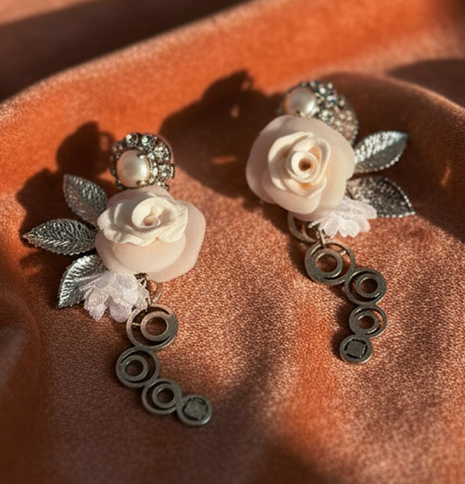 Orecchini White Rose