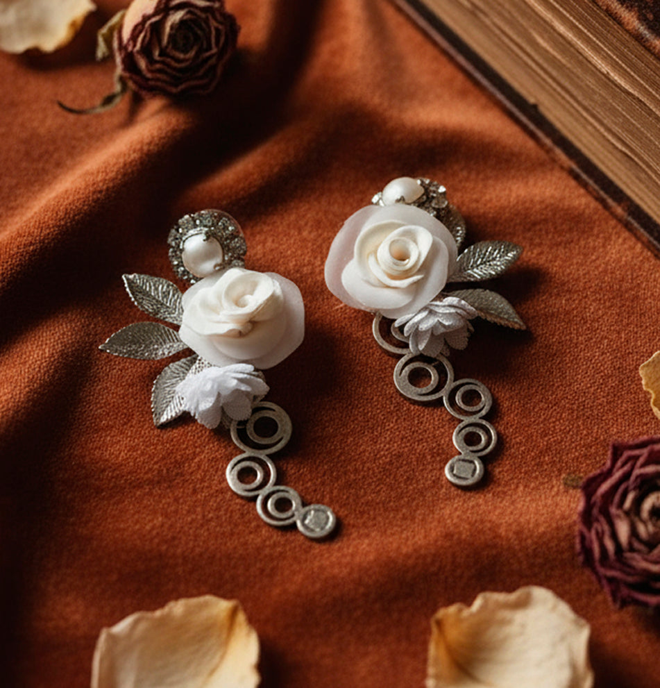 Orecchini White Rose